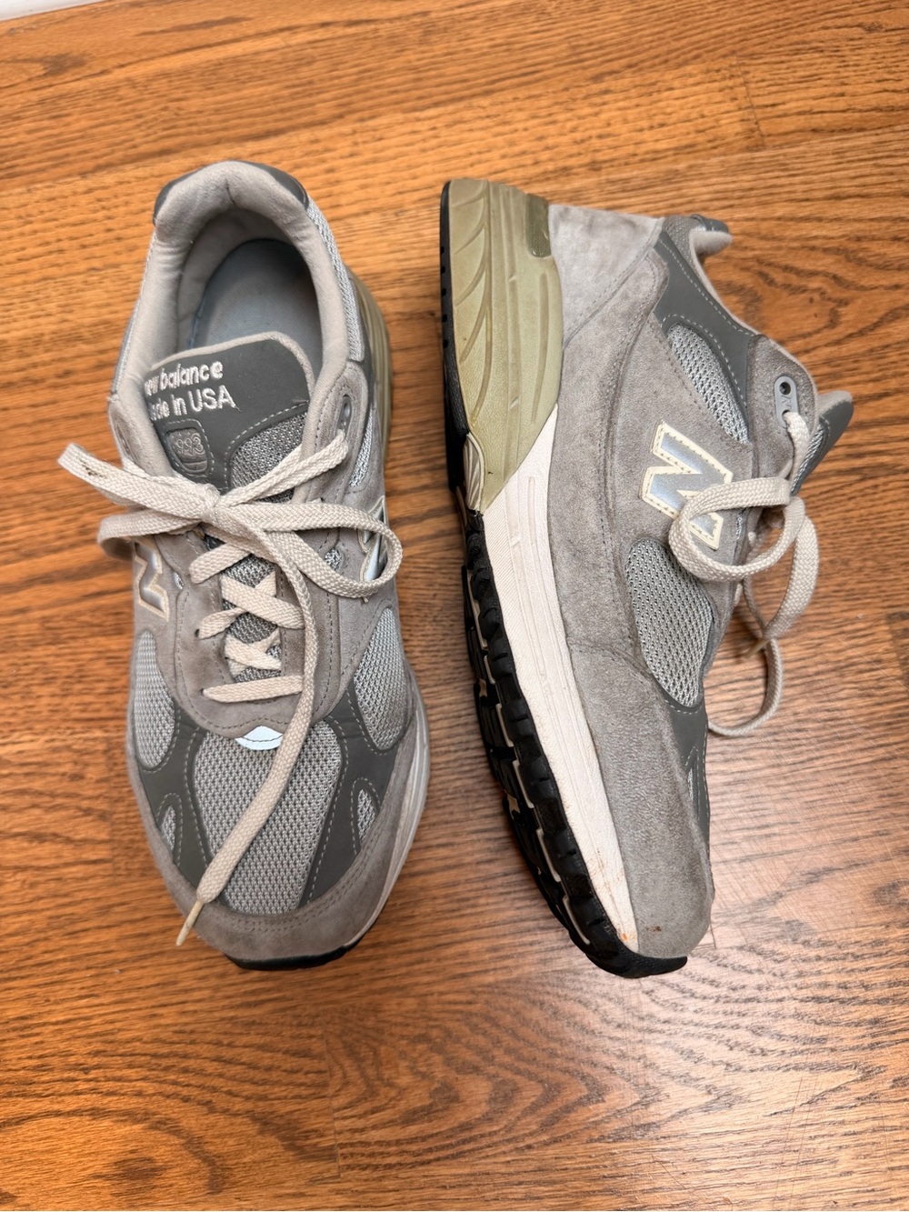 New Balance Made in the USA Grey 993 Classic Sneakers Women’s - Picture 7 of 11